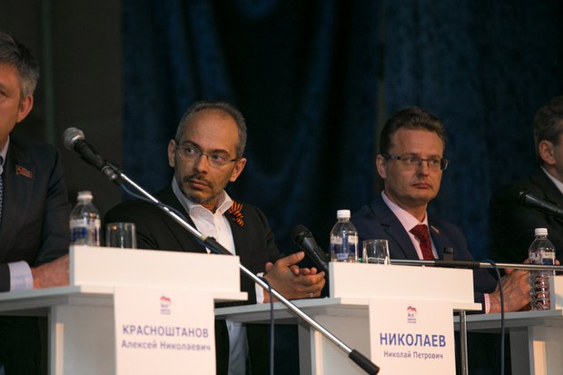 Дебаты участников праймериз в Иркутске. Фото sergeyten.ru