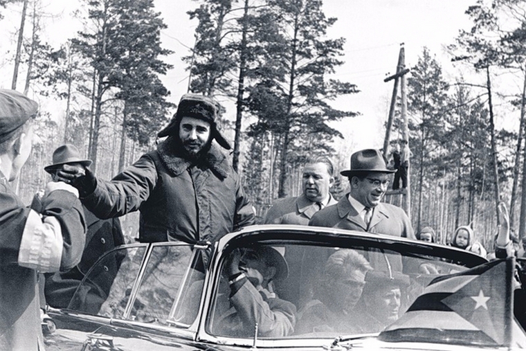 Фидель Кастро в Иркутске в 1963 году.