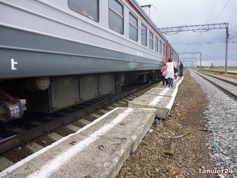 Купить билет на поезд тайшет. Байкальская Пригородная пассажирская компания. Электричка Тайшет Чуна. Поезда из Тайшета. Тайшет 2015 поезд.